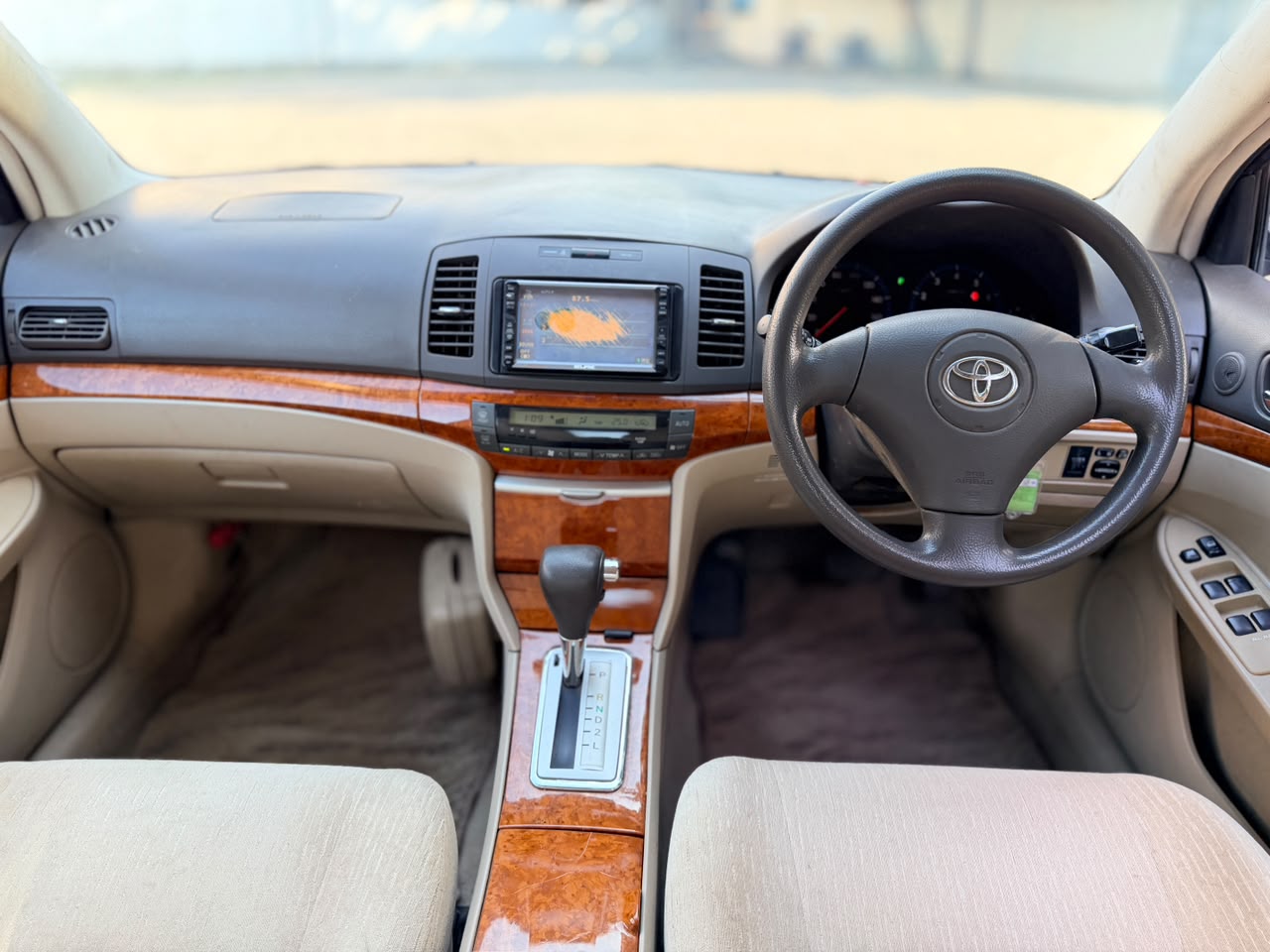 TOYOTA PREMIO F thumbnail 4